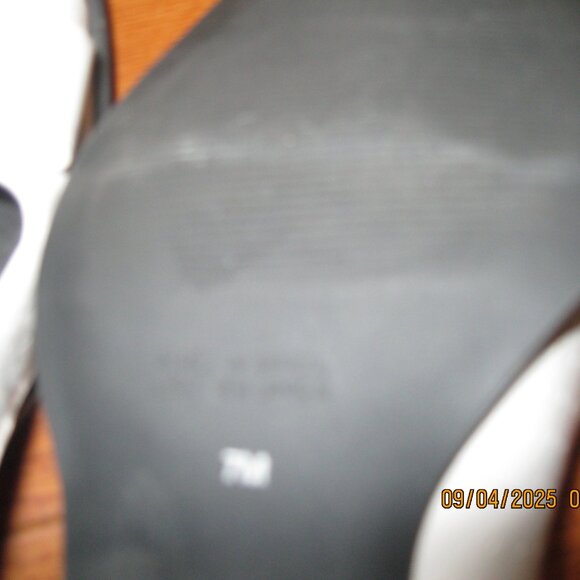 Two Lips Women's Size 7 Saucy White Leather Square Toe heels 2.5" - Picture 6 of 6